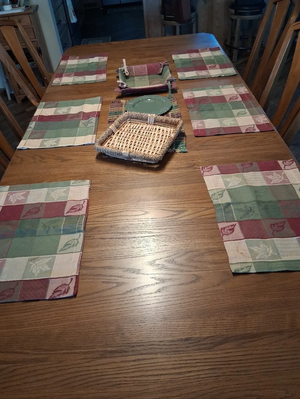 Autumn themed tabletop in earthly burgundy and greens -10 pc.‎ set